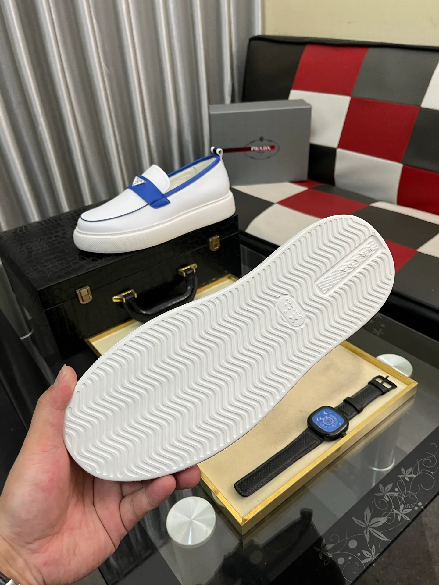Men's shoes 💰: 560⌚️⌚️[PRADA] Prada casual shoes, originally developed 1:1, made of high-mercerized cowhide with imported cowhide, silk sheepskin lining, rubber outsole, comfortable and soft on the foot, size: 38-443️⃣Colors available